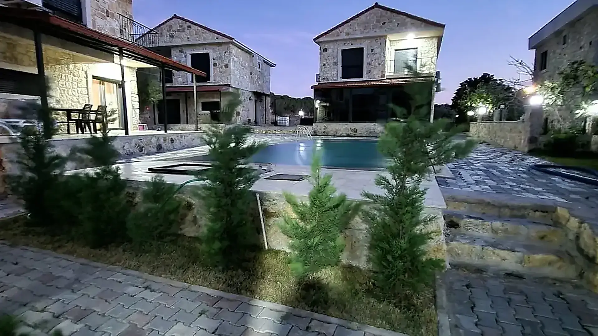 Start Unie Yapı Foça Projesi havuzlu villa dış mekânı